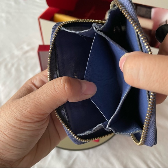 Salvatore Ferragamo zippy wallet - Picture 14 of 16